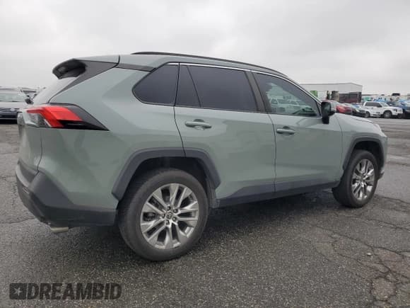 ✅ 2021 Toyota RAV4 XLE Premium • VIN: 2T3A1RFV2MW189339 • Лот: 91738445. Опубликован ранее на Copart с пробегом 103 832 миль. Бесплатный доступ к архиву аукционных продаж из США и подробный отчёт об истории автомобиля на DreamBid. Изображение 3.