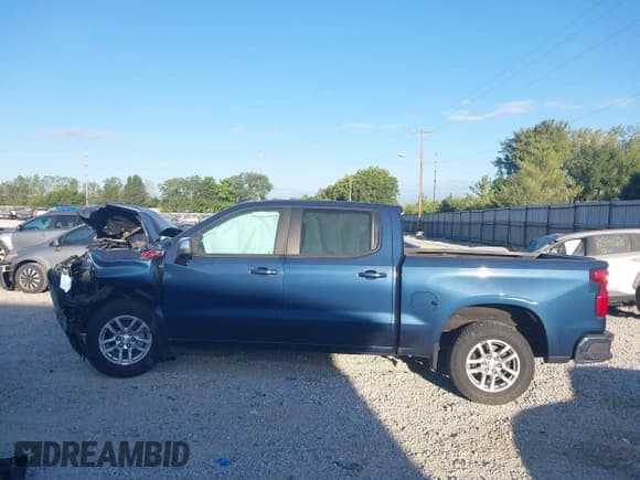 ✅ 2019 Chevrolet Silverado 1500 LT • VIN: 1GCUYDED4KZ136983 • Lot: 43057619. Wystawiony na IAAI z przebiegiem 91 824 mil. Bezpłatny archiwum sprzedaży aukcyjnych z USA i szczegółowy raport historii pojazdu na DreamBid. Zdjęcie 14.