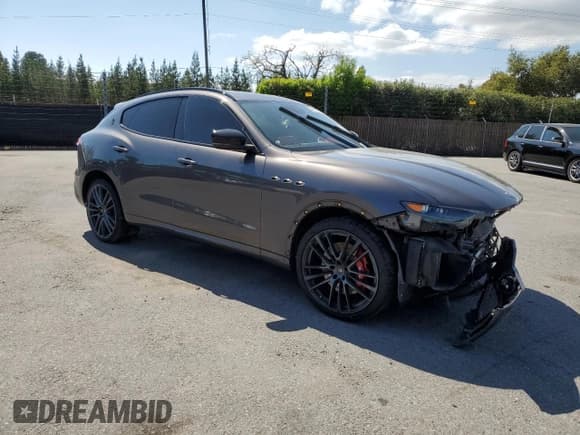 ✅ 2021 Maserati Levante GTS • VIN: ZN661ZUA5MX378938 • Лот: 49408464. Опубликован ранее на Copart с пробегом Не указан. Бесплатный доступ к архиву аукционных продаж из США и подробный отчёт об истории автомобиля на DreamBid. Изображение 4.