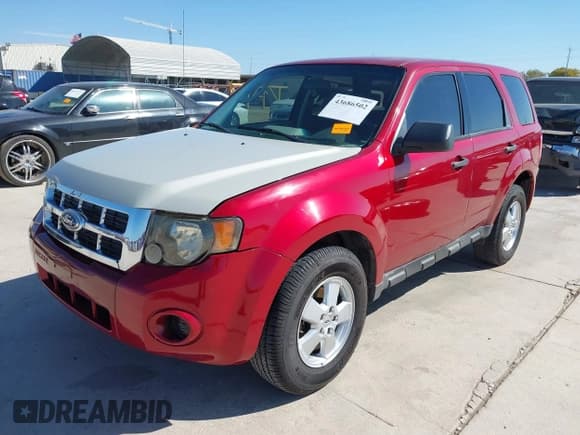 ✅ 2012 Ford Escape XLS • VIN: 1FMCU0C75CKB03350 • Lot: 43686502. Wystawiony na IAAI z przebiegiem 241 706 mil. Bezpłatny archiwum sprzedaży aukcyjnych z USA i szczegółowy raport historii pojazdu na DreamBid. Zdjęcie 19.