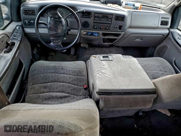 ✅ 1999 Ford F-350 XL • VIN: 1FTWW32F9XEE43952 • Lot: 96837145. Wystawiony na Copart z przebiegiem 615 422 mil. Bezpłatny archiwum sprzedaży aukcyjnych z USA i szczegółowy raport historii pojazdu na DreamBid. Zdjęcie 8.