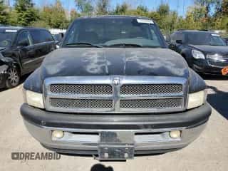 2001 Dodge 1500 z VIN 3B7HC13Y31G199091, wystawiony jako Copart lot #74186904 z przebiegiem 140 674 mil mil oraz Czysty tytuł • Clean title. Historia ofert i sprzedaży dostępna na DreamBid. Obrazek 5.