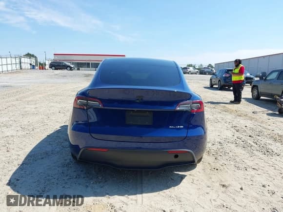 ✅ 2021 Tesla Model Y Long Range • VIN: 5YJYGDEE5MF176933 • Lot: 43114543. Listed on IAAI with 66,248 mi. Free auction sales archive from the USA and detailed vehicle history report at DreamBid. Image 17.