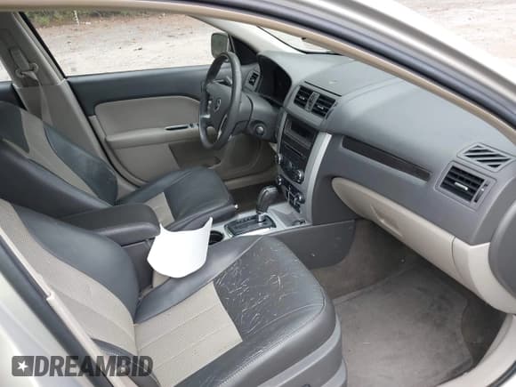 ✅ 2010 Mercury Milan Premier • VIN: 3MEHM0JAXAR664899 • Lot: 43383870. Listed on IAAI with 194,669 mi. Free auction sales archive from the USA and detailed vehicle history report at DreamBid. Image 5.