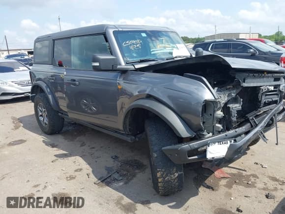 ✅ 2021 Ford Bronco • VIN: 1FMEE5DP3MLB06714 • Lot: 42158775. Wystawiony na IAAI z przebiegiem 40 947 mil. Bezpłatny archiwum sprzedaży aukcyjnych z USA i szczegółowy raport historii pojazdu na DreamBid. Zdjęcie 1.