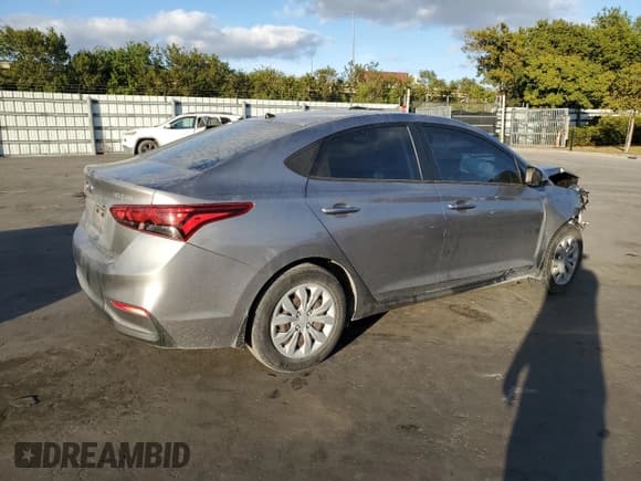 ✅ 2021 Hyundai Accent SE • VIN: 3KPC24A6XME146937 • Лот: 84172414. Опубликован ранее на Copart с пробегом 32 887 миль. Бесплатный доступ к архиву аукционных продаж из США и подробный отчёт об истории автомобиля на DreamBid. Изображение 3.