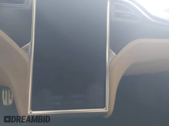 ✅ 2015 Tesla Model S 85D • VIN: 5YJSA1H48FF088454 • Лот: 43421467. Опубликован ранее на IAAI с пробегом 106 049 миль. Бесплатный доступ к архиву аукционных продаж из США и подробный отчёт об истории автомобиля на DreamBid. Изображение 17.