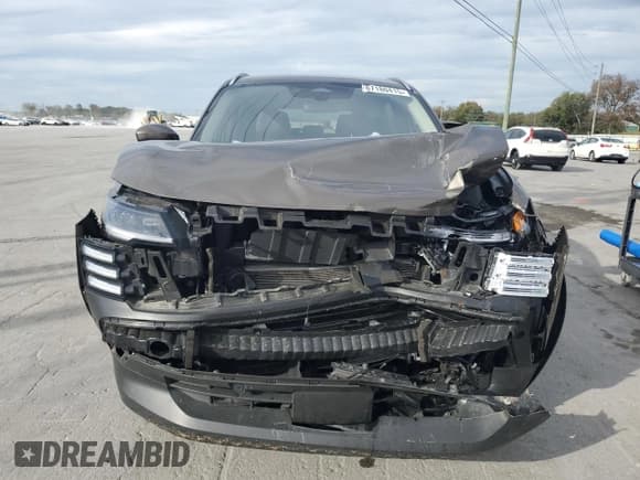 ✅ 2025 Nissan Kicks SR • VIN: 3N8AP6DB4SL332659 • Lot: 87180415. Wystawiony na Copart z przebiegiem 14 812 mil. Bezpłatny archiwum sprzedaży aukcyjnych z USA i szczegółowy raport historii pojazdu na DreamBid. Zdjęcie 5.