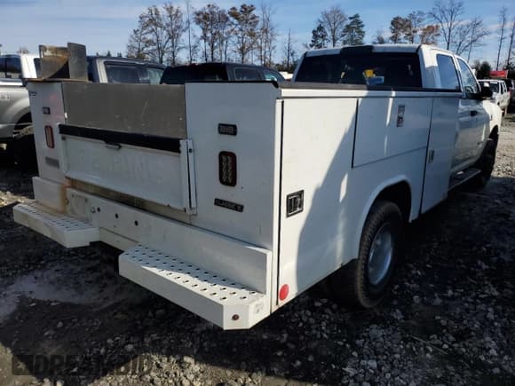 ✅ 2019 Ram 3500 Tradesman • VIN: 3C7WRSCL1KG551105 • Lot: 82125434. Wystawiony na Copart z przebiegiem 85 404 mil. Bezpłatny archiwum sprzedaży aukcyjnych z USA i szczegółowy raport historii pojazdu na DreamBid. Zdjęcie 3.
