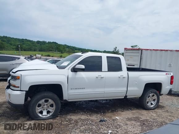 ✅ 2019 Chevrolet Silverado 1500 LT • VIN: 2GCVKPEC9K1148876 • Lot: 42435450. Wystawiony na IAAI z przebiegiem 92 026 mil. Bezpłatny archiwum sprzedaży aukcyjnych z USA i szczegółowy raport historii pojazdu na DreamBid. Zdjęcie 15.