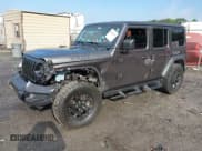 ✅ 2021 Jeep Wrangler Unlimited Willys • VIN: 1C4HJXDG2MW646904 • Lot: 42267506. Wystawiony na IAAI z przebiegiem 55 530 mil. Bezpłatny archiwum sprzedaży aukcyjnych z USA i szczegółowy raport historii pojazdu na DreamBid. Zdjęcie 18.