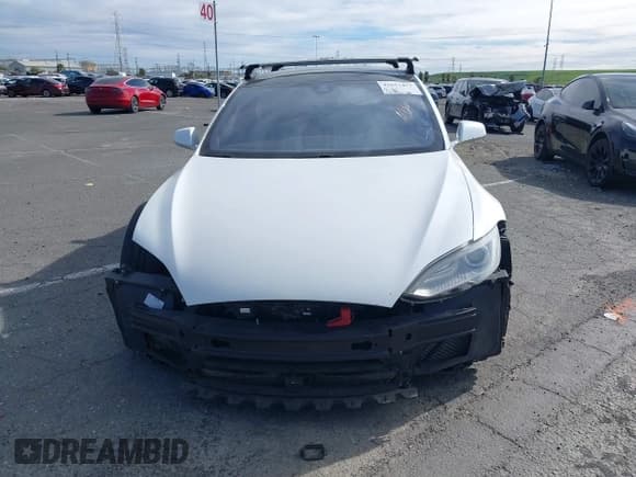 ✅ 2015 Tesla Model S 85D • VIN: 5YJSA1H4XFF081215 • Лот: 41657473. Опубликован ранее на IAAI с пробегом 143 847 миль. Бесплатный доступ к архиву аукционных продаж из США и подробный отчёт об истории автомобиля на DreamBid. Изображение 13.