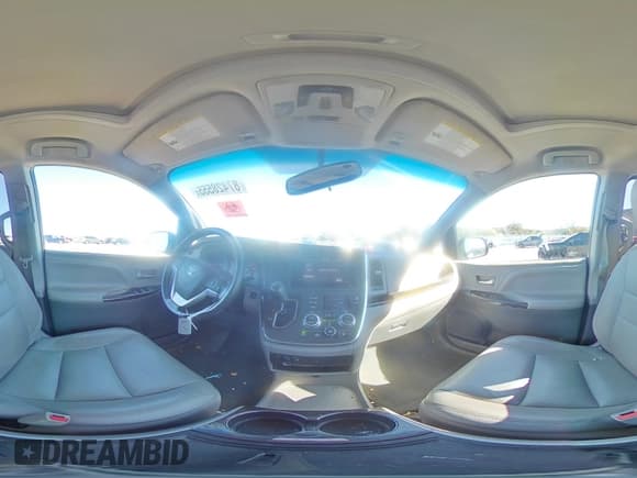 ✅ 2015 Toyota Sienna XLE • VIN: 5TDYK3DC5FS685668 • Lot: 87428555. Listed on Copart with 150,577 mi. Free auction sales archive from the USA and detailed vehicle history report at DreamBid. Image 16.