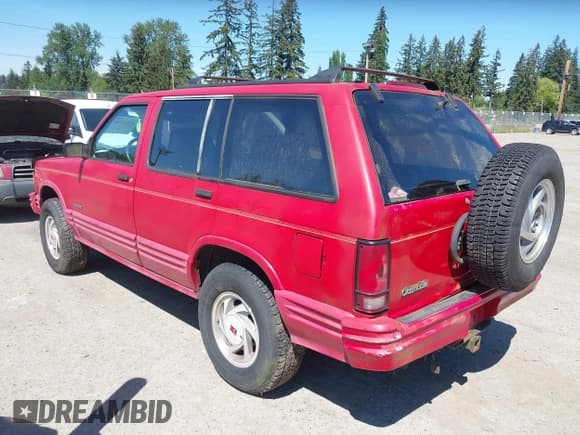 ✅ 1994 Oldsmobile Bravada • VIN: 1GHDT13W8R2705851 • Lot: 42182780. Wystawiony na IAAI z przebiegiem 234 315 mil. Bezpłatny archiwum sprzedaży aukcyjnych z USA i szczegółowy raport historii pojazdu na DreamBid. Zdjęcie 3.