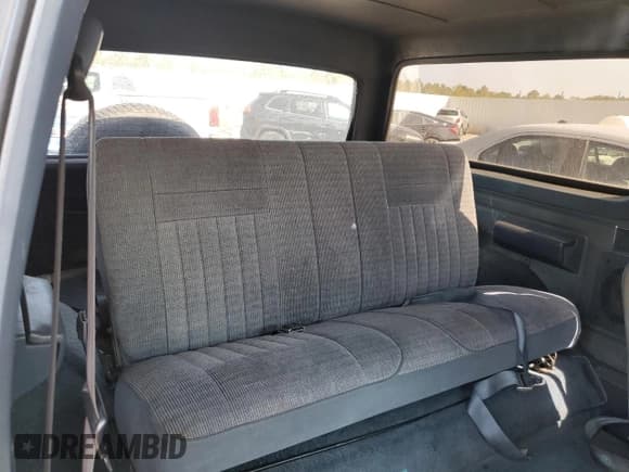 ✅ 1991 Ford Bronco XL • VIN: 1FMEU15N3MLA66613 • Lot: 70468054. Wystawiony na Copart z przebiegiem 49 743 mil. Bezpłatny archiwum sprzedaży aukcyjnych z USA i szczegółowy raport historii pojazdu na DreamBid. Zdjęcie 10.