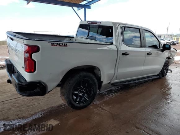 ✅ 2022 Chevrolet Silverado 1500 LT Trail Boss • VIN: 3GCUDFED0NG636764 • Lot: 81686025. Wystawiony na Copart z przebiegiem 39 839 mil. Bezpłatny archiwum sprzedaży aukcyjnych z USA i szczegółowy raport historii pojazdu na DreamBid. Zdjęcie 3.