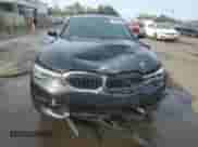 2019 BMW 3 Series 330i xDrive z VIN 3MW5R7J50K8A05297, wystawiony jako Copart lot #81021675 z przebiegiem Nie podano mil oraz Nie do naprawy • Non repairable. Historia ofert i sprzedaży dostępna na DreamBid. Obrazek 5.