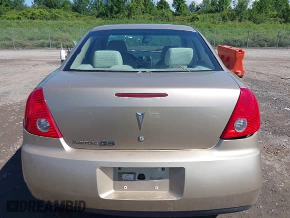 ✅ 2008 Pontiac G6 • VIN: 1G2ZG57B484177960 • Lot: 42876517. Wystawiony na IAAI z przebiegiem 123 471 mil. Bezpłatny archiwum sprzedaży aukcyjnych z USA i szczegółowy raport historii pojazdu na DreamBid. Zdjęcie 17.