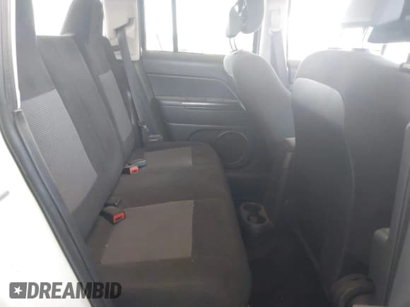 ✅ 2017 Jeep Patriot Latitude • VIN: 1C4NJPFB3HD184522 • Lot: 42623660. Listed on IAAI with 150,797 mi. Free auction sales archive from the USA and detailed vehicle history report at DreamBid. Image 8.