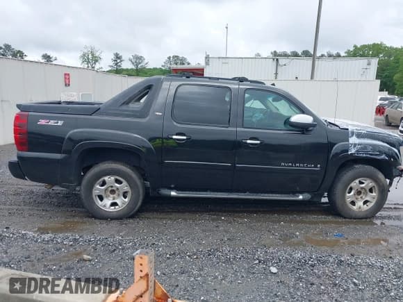 ✅ 2007 Chevrolet Avalanche LTZ • VIN: 3GNEC12J87G309298 • Lot: 42072903. Listed on IAAI with 327,119 mi. Free auction sales archive from the USA and detailed vehicle history report at DreamBid. Image 13.