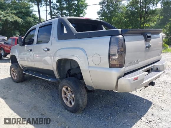 ✅ 2008 Chevrolet Avalanche LS • VIN: 3GNFK12318G182890 • Лот: 42627050. Опубликован ранее на IAAI с пробегом 205 636 миль. Бесплатный доступ к архиву аукционных продаж из США и подробный отчёт об истории автомобиля на DreamBid. Изображение 3.