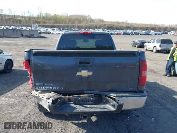 ✅ 2011 Chevrolet Silverado 1500 LS • VIN: 1GCRKREA5BZ130541 • Lot: 42062328. Listed on IAAI with 181,175 mi. Free auction sales archive from the USA and detailed vehicle history report at DreamBid. Image 16.
