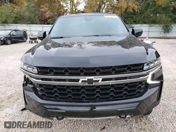✅ 2021 Chevrolet Suburban Z71 • VIN: 1GNSKDKD8MR451471 • Lot: 77872574. Wystawiony na Copart z przebiegiem 67 905 mil. Bezpłatny archiwum sprzedaży aukcyjnych z USA i szczegółowy raport historii pojazdu na DreamBid. Zdjęcie 5.