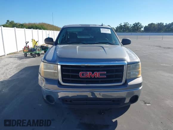 2007 GMC Sierra 1500 SLE1 with VIN 2GTEC13C771719267, listed as a IAAI auction lot 43523368 with 187,994 mi miles and . Bid and sale history available at DreamBid. Image 12.