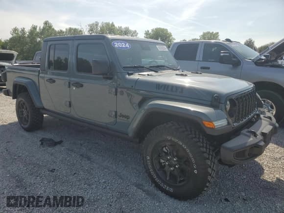 ✅ 2024 Jeep Gladiator Willys • VIN: 1C6HJTAG7RL119096 • Лот: 68356284. Опубликован ранее на Copart с пробегом 16 миль. Бесплатный доступ к архиву аукционных продаж из США и подробный отчёт об истории автомобиля на DreamBid. Изображение 4.