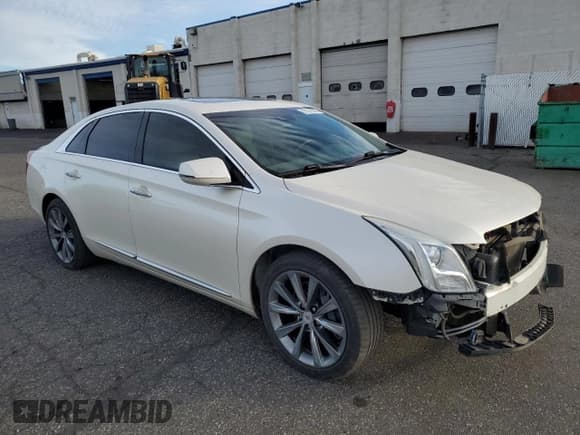 ✅ 2013 Cadillac XTS Luxury • VIN: 2G61R5S31D9215402 • Lot: 91679205. Wystawiony na Copart z przebiegiem 179 448 mil. Bezpłatny archiwum sprzedaży aukcyjnych z USA i szczegółowy raport historii pojazdu na DreamBid. Zdjęcie 4.