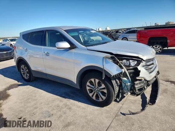 ✅ 2015 Hyundai Santa Fe • VIN: 5XYZT3LB7FG252957 • Lot: 87065335. Listed on Copart with 70,741 mi. Free auction sales archive from the USA and detailed vehicle history report at DreamBid. Image 4.