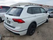 ✅ 2023 Volkswagen Tiguan SE R-Line Black • VIN: 3VVCB7AXXPM014458 • Lot: 43084168. Wystawiony na IAAI z przebiegiem 26 374 mil. Bezpłatny archiwum sprzedaży aukcyjnych z USA i szczegółowy raport historii pojazdu na DreamBid. Zdjęcie 4.
