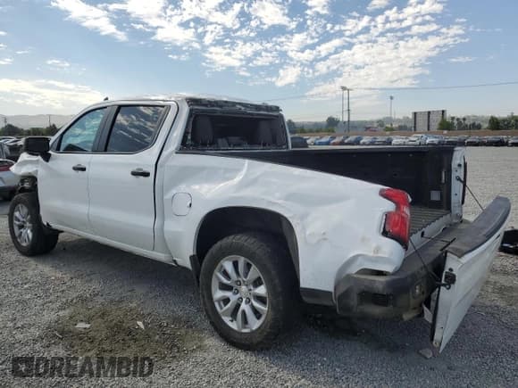 ✅ 2020 Chevrolet Silverado 1500 Custom • VIN: 3GCPWBEFXLG161915 • Lot: 63148565. Wystawiony na Copart z przebiegiem 143 558 mil. Bezpłatny archiwum sprzedaży aukcyjnych z USA i szczegółowy raport historii pojazdu na DreamBid. Zdjęcie 2.