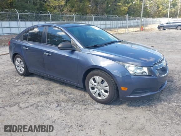 ✅ 2014 Chevrolet Cruze LS • VIN: 1G1PA5SH3E7207307 • Lot: 43437657. Listed on IAAI with 55,985 mi. Free auction sales archive from the USA and detailed vehicle history report at DreamBid. Image 1.
