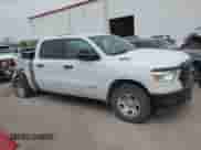 2022 Ram 1500 Tradesman z VIN 1C6SRFNT0NN416927, wystawiony jako IAAI lot #42019996 z przebiegiem 91 025 mil mil oraz . Historia ofert i sprzedaży dostępna na DreamBid. Obrazek 12.