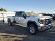 ✅ 2024 GMC Sierra 1500 • VIN: 1GT48PE79RF294842 • Лот: 75484724. Опубликован ранее на Copart с пробегом Не указан. Бесплатный доступ к архиву аукционных продаж из США и подробный отчёт об истории автомобиля на DreamBid. Изображение 4.