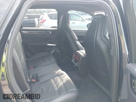 ✅ 2019 Porsche Cayenne Turbo • VIN: WP1AF2AY4KDA80500 • Lot: 42838973. Listed on IAAI with 36,221 mi. Free auction sales archive from the USA and detailed vehicle history report at DreamBid. Image 8.