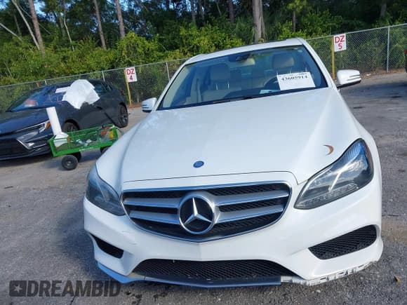 ✅ 2015 Mercedes-Benz E 350 Sport • VIN: WDDHF8JB8FB119451 • Lot: 43605914. Listed on IAAI with 112,666 mi. Free auction sales archive from the USA and detailed vehicle history report at DreamBid. Image 6.