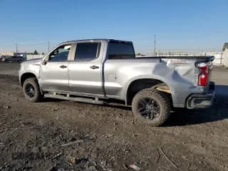✅ 2021 Chevrolet Silverado 1500 Custom Trail Boss • VIN: 1GCPYCEF3MZ245625 • Lot: 79686794. Wystawiony na Copart z przebiegiem 51 390 mil. Bezpłatny archiwum sprzedaży aukcyjnych z USA i szczegółowy raport historii pojazdu na DreamBid. Zdjęcie 2.