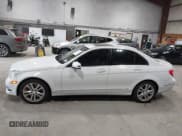 ✅ 2013 Mercedes-Benz C 300 Sport • VIN: WDDGF8AB3DA859410 • Lot: 42522407. Wystawiony na IAAI z przebiegiem 110 502 mil. Bezpłatny archiwum sprzedaży aukcyjnych z USA i szczegółowy raport historii pojazdu na DreamBid. Zdjęcie 14.