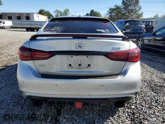 ✅ 2019 Infiniti Q50 Luxe • VIN: JN1EV7AR2KM556256 • Lot: 82312105. Wystawiony na Copart z przebiegiem 105 596 mil. Bezpłatny archiwum sprzedaży aukcyjnych z USA i szczegółowy raport historii pojazdu na DreamBid. Zdjęcie 6.