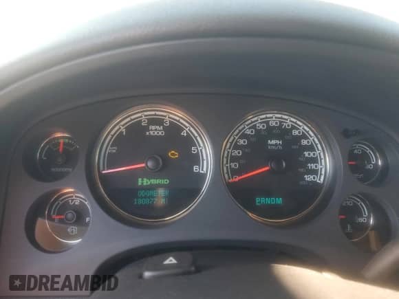 2008 Chevrolet Tahoe с VIN 1GNFC13548R120199, выставлен на аукционе Copart как лот 90063555 с пробегом 180 877 миль миль и Списание • Salvage title. История ставок и продаж доступна на DreamBid. Изображение 9.