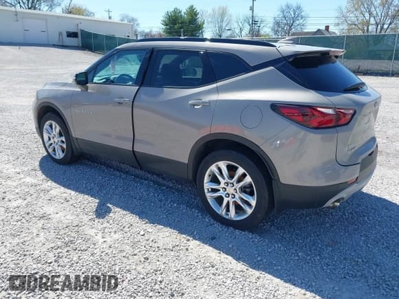 ✅ 2021 Chevrolet Blazer LT • VIN: 3GNKBDR47MS560250 • Лот: 41863483. Опубликован ранее на IAAI с пробегом 69 207 миль. Бесплатный доступ к архиву аукционных продаж из США и подробный отчёт об истории автомобиля на DreamBid. Изображение 3.