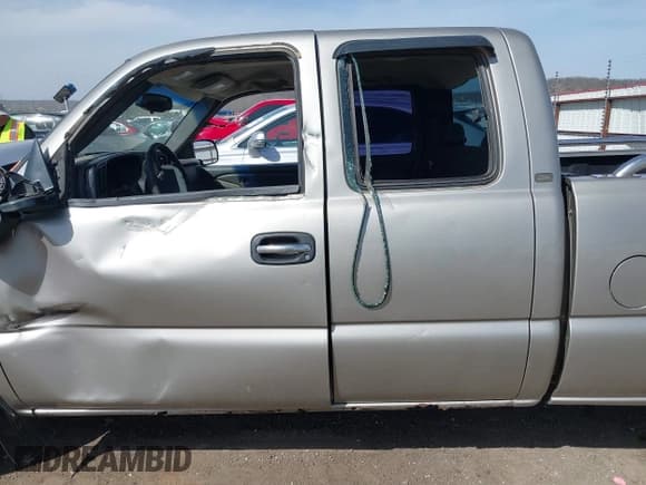 ✅ 2003 Chevrolet Silverado 1500 LS • VIN: 2GCEC19T331345774 • Lot: 41782912. Listed on IAAI with 372,412 mi. Free auction sales archive from the USA and detailed vehicle history report at DreamBid. Image 15.