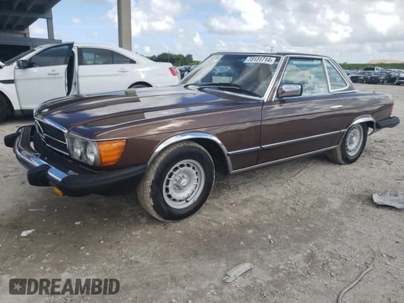 ✅ 1982 Mercedes-Benz 380 SL • VIN: WDBBA45A5CB012926 • Лот: 73131714. Опубликован ранее на Copart с пробегом 96 212 миль. Бесплатный доступ к архиву аукционных продаж из США и подробный отчёт об истории автомобиля на DreamBid. Изображение 1.