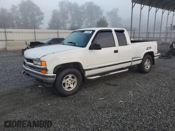 ✅ 1996 Chevrolet Silverado 1500 • VIN: 2GCEK19R2T1160767 • Lot: 82174255. Wystawiony na Copart z przebiegiem 286 446 mil. Bezpłatny archiwum sprzedaży aukcyjnych z USA i szczegółowy raport historii pojazdu na DreamBid. Zdjęcie 1.