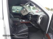 ✅ 2017 GMC Sierra 1500 SLT • VIN: 3GTU2NEC6HG289632 • Lot: 43549006. Wystawiony na IAAI z przebiegiem 68 081 mil. Bezpłatny archiwum sprzedaży aukcyjnych z USA i szczegółowy raport historii pojazdu na DreamBid. Zdjęcie 5.