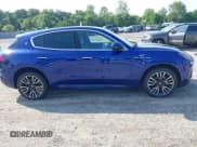 ✅ 2023 Maserati Grecale GT • VIN: ZN682AVA9P7437600 • Lot: 42481015. Wystawiony na IAAI z przebiegiem 13 321 mil. Bezpłatny archiwum sprzedaży aukcyjnych z USA i szczegółowy raport historii pojazdu na DreamBid. Zdjęcie 13.