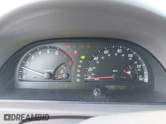 ✅ 2002 Toyota Camry LE • VIN: 4T1BF32K72U514989 • Lot: 43651656. Wystawiony na IAAI z przebiegiem 146 218 mil. Bezpłatny archiwum sprzedaży aukcyjnych z USA i szczegółowy raport historii pojazdu na DreamBid. Zdjęcie 7.