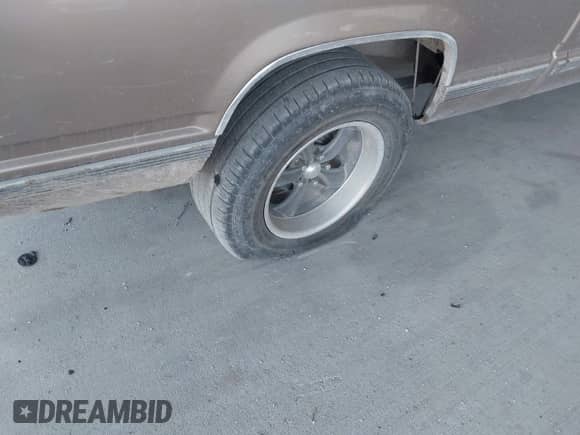 1997 GMC Sierra 1500 с VIN 2GTEC19RXV1548717, выставлен на аукционе IAAI как лот 43628225 с пробегом 290 016 миль миль и . История ставок и продаж доступна на DreamBid. Изображение 13.